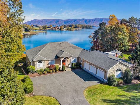 15 Tranquility Rd Moneta Va 24121 Mls 895706 Zillow