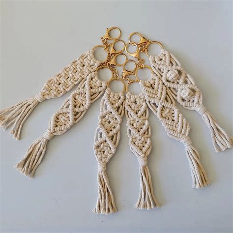 macrame keychain moksi
