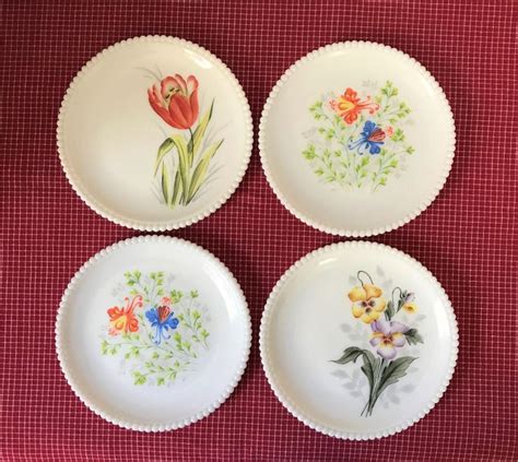 Milk Glass Flower Plates Set Of 4 Westmoreland Beaded Edge Etsy Flower Plates Floral Plates