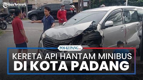 Minibus Ringsek Dihantam Kereta Api Di Kota Padang Seorang Lansia