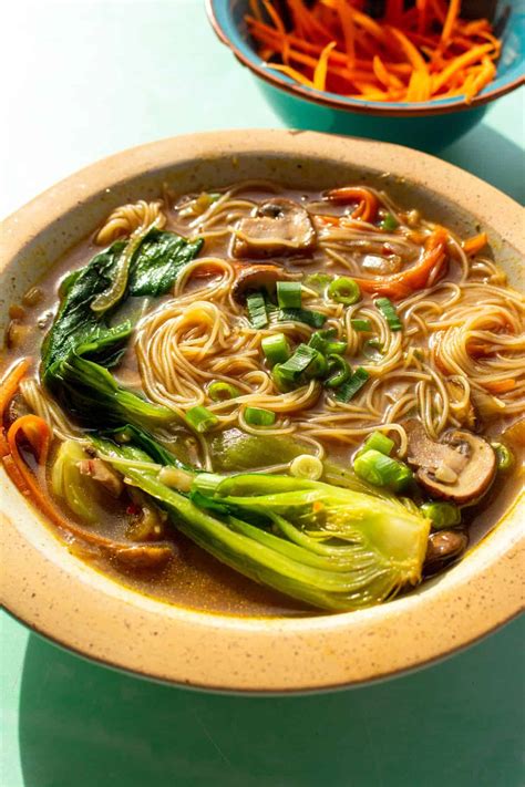 Chinese Vegetable Noodle Soup