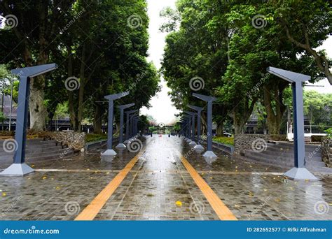 The Environmental of Bandung Institute of Technology (ITB) Campus Stock Image - Image of ...