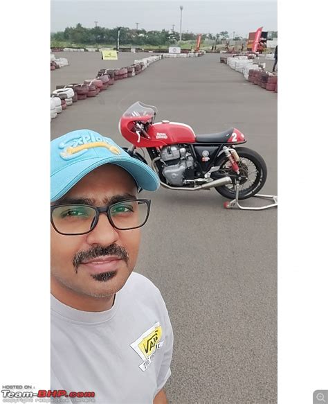 Track Day With Royal Enfield Gt Cup Bikes An Amateur Attends Re Gt