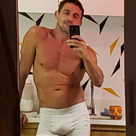 Ator Tuca Andrada Pelado Mostrando O Pau Foto De Penis