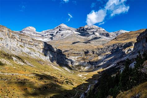 Glaciares De Los Pirineos El Hielo Que Se Agota