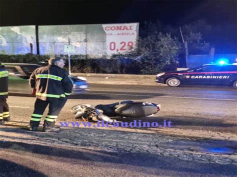 Valle Caudina Incidente Tra Auto E Scooter Sull Appia Il Centauro Ha