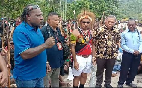 Tokoh Masyarakat Papua Jika Kpk Tangkap Lukas Enembe Kami Siap Mati