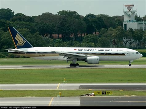 9V SQC Boeing 777 212 ER Singapore Airlines Aldo Bidini JetPhotos