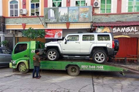 KPK Sita 3 Mobil Mewah Milik Mantan Pejabat Bea Cukai Andhi Pramono Di