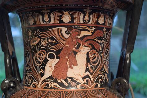 Apulian Red Figure Volute Krater By The Baltimore Painter Flickr