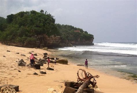 Pantai Indrayanti Jogja Fasilitas Rute Lokasi Dan Harga Tiket