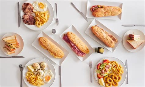 Premium Photo Overhead Shot Of Restaurant Table With Food