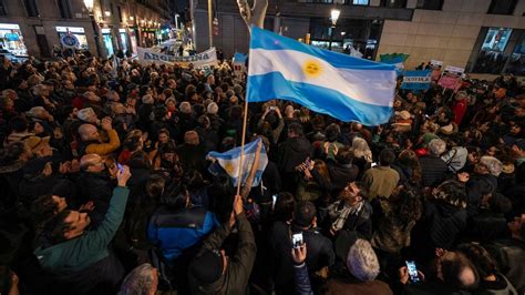 Barcelona Apoya La Huelga General De Argentina Fotos