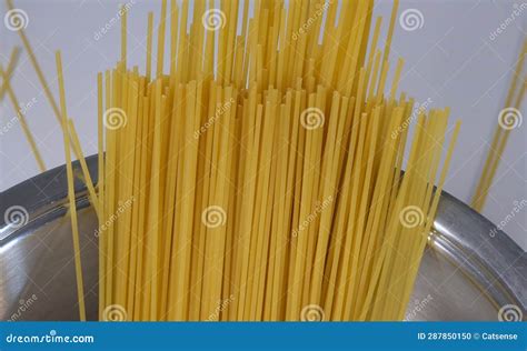 Spaghetti Uncooked Spaghetti In Pan Stock Photo Image Of Cooking