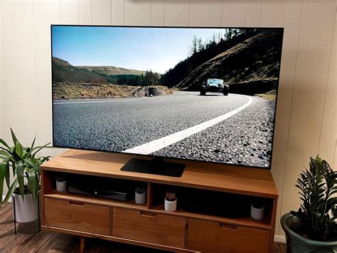 Take a closer look at the Samsung Q80T QLED TV - CNET