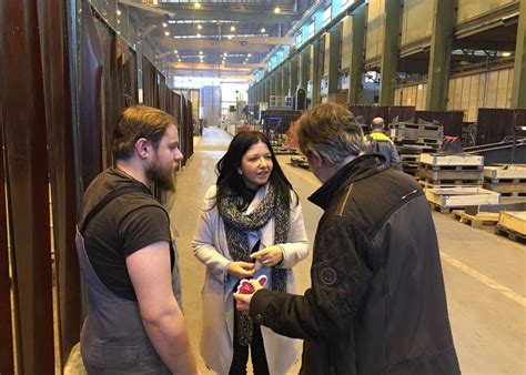 Ak Vizepr Sidentin Manuela Auer Betriebsbesuch Bei Liebherr