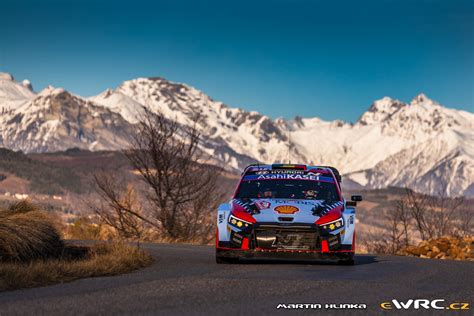 Neuville Thierry − Wydaeghe Martijn − Hyundai I20 N Rally1 Hybrid −