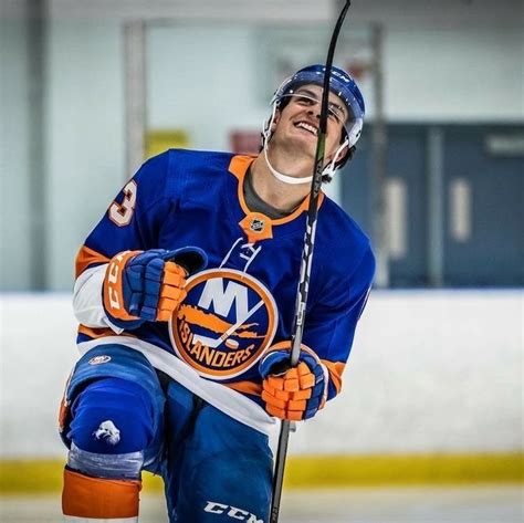 Mat Barzal • Nhl Hot Hockey Players Ice Hockey Teams Hockey Players