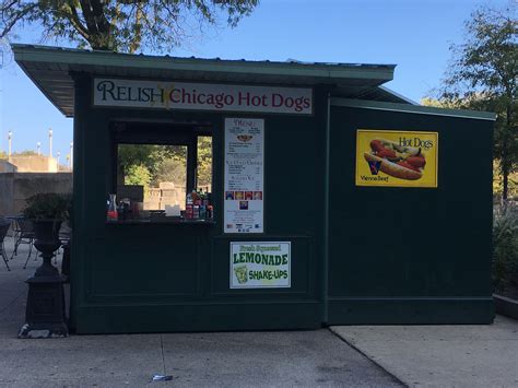 Hot Dog Stand on Michigan Avenue, Downtown Chicago