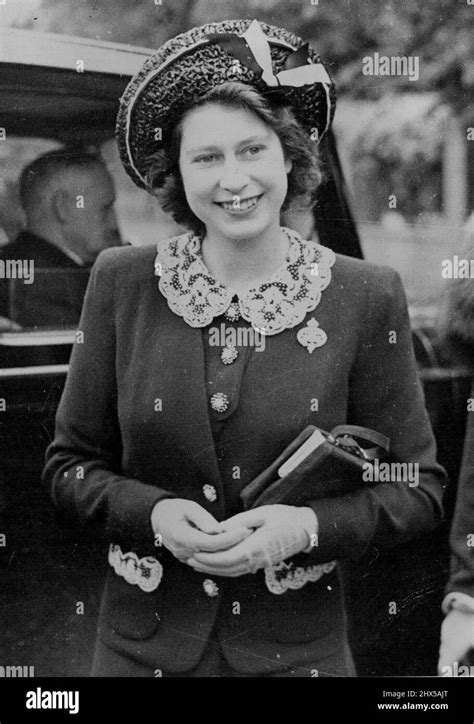 Hrh Princess Elizabeth Photographed During In Her Visit Hrh