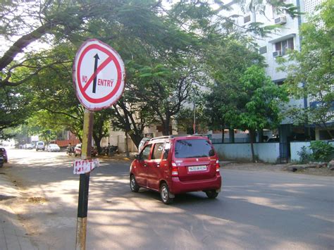 Anna Nagar Daily Traffic Violation On 15th Main Road