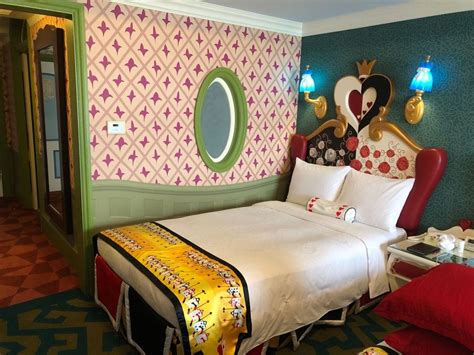 Photos Video Tour An Alice In Wonderland Character Room At The Tokyo Disne Alice In