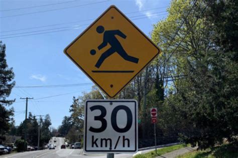 Drivers Guide To School Zones In Bc Valley Driving School