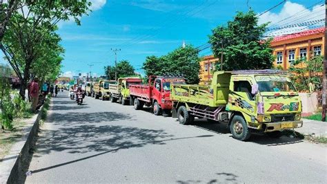 Cerita Sopir Truk Kesal Banyak Mobil Siluman Terobos Antrean BBM Di