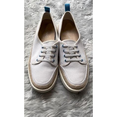 Vionic Sneakers Canvas Tennis Shoes Womens White... - Depop