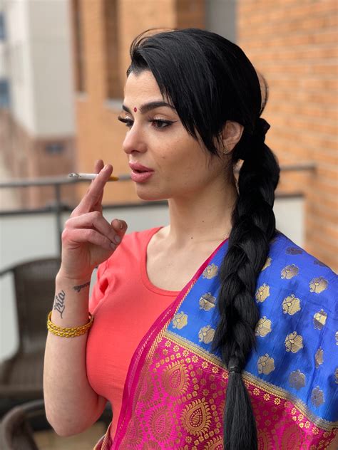 Tw Pornstars Pic Niks Indian Twitter Smoking Hot Desi Bhabhi
