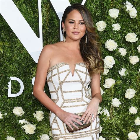 This Time-Lapse Video of Chrissy Teigen’s Makeup Routine Is Mesmerizing