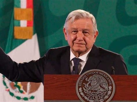 Exhibe Amlo Tarjeta Rosa De Priista En Nl Adrián De La Garza