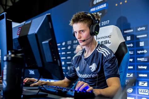 File Valde At ESL Pro League Season 6 Finals Liquipedia Commons Wiki