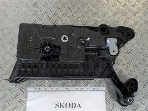 Skoda Karoq Podstawa Akumulatora Shrot Pl