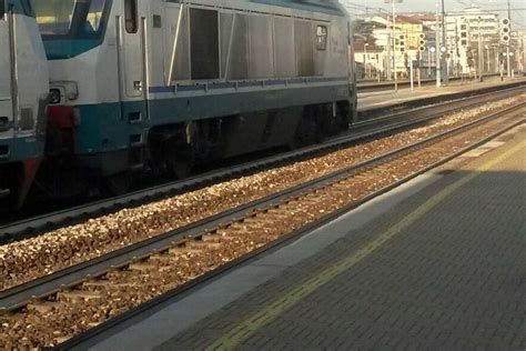 Operaio Muore Travolto Da Treno Nel Bresciano Mantovauno It