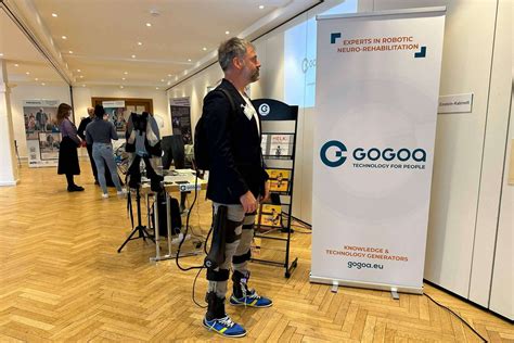 Gogoa Mobility Robots Lanza BELK El Exoesqueleto De Uso Personal En