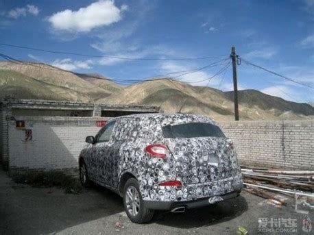 Spy Shots Chery Riich X3 SUV Doing The Mountains In China