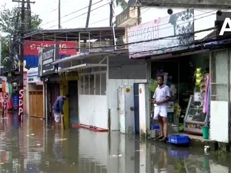 Heavy Rains Lash Kerala Red Alert For Ernakulam Idukki Thrissur By