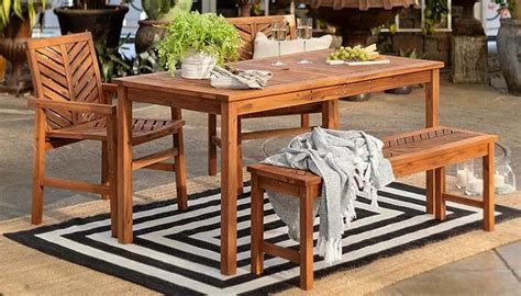 How To Protect Outdoor Wood Furniture Looking As New