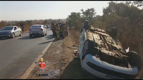 Acidente Entre Tr S Carros Deixa Quatro Pessoas Feridas Na Df