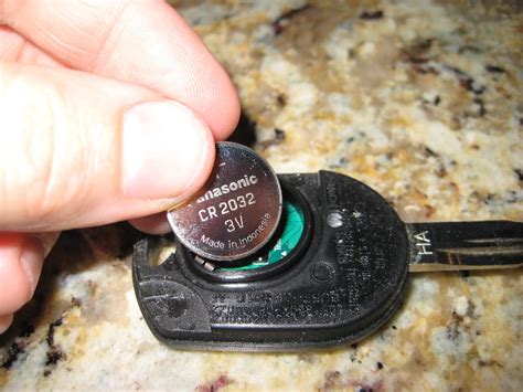 Ford Fusion Key Fob Battery Replacement Guide 008