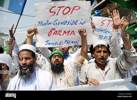 Activists Of Jamat E Islami Ji Chant Slogans Against Killing Of