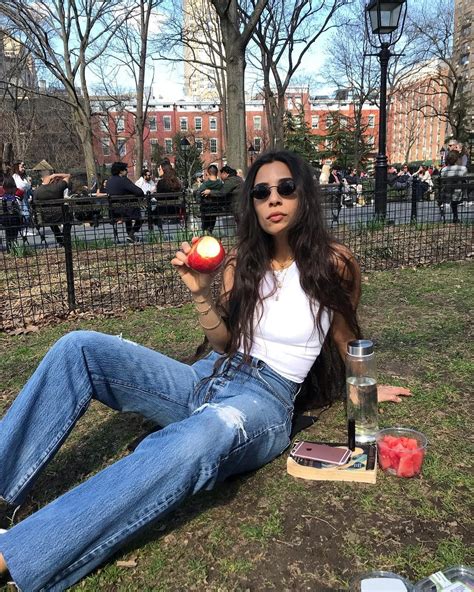 See And Shop The Seven Spring Trends Nyc Girls Are Actually Wearing