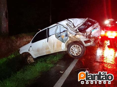 Homem fica gravemente ferido após ser ejetado de caminhonete em