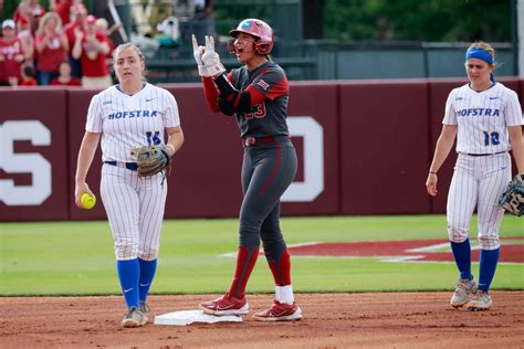 Oklahomas Bid For 3 Peat Alive As Ncaa Softball Tournament Heads To