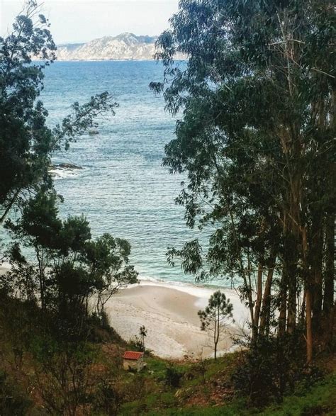 Hiking in Cies Islands (Vigo, Spain, 2016) [OC] : r/Beachporn