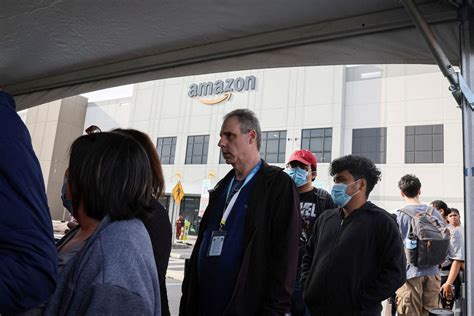 Amazon Workers In New York Vote To Unionize In Historic Labour Win