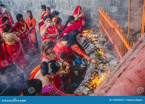 Hindu Women Offer Prayers At The Pashupatinath Temple During Teej