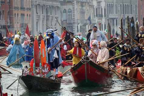 Karneval In Venedig Riesiger Maskenball