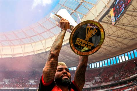 Gabigol Regala La Supercoppa Del Brasile Al Flamengo Vince 3 0